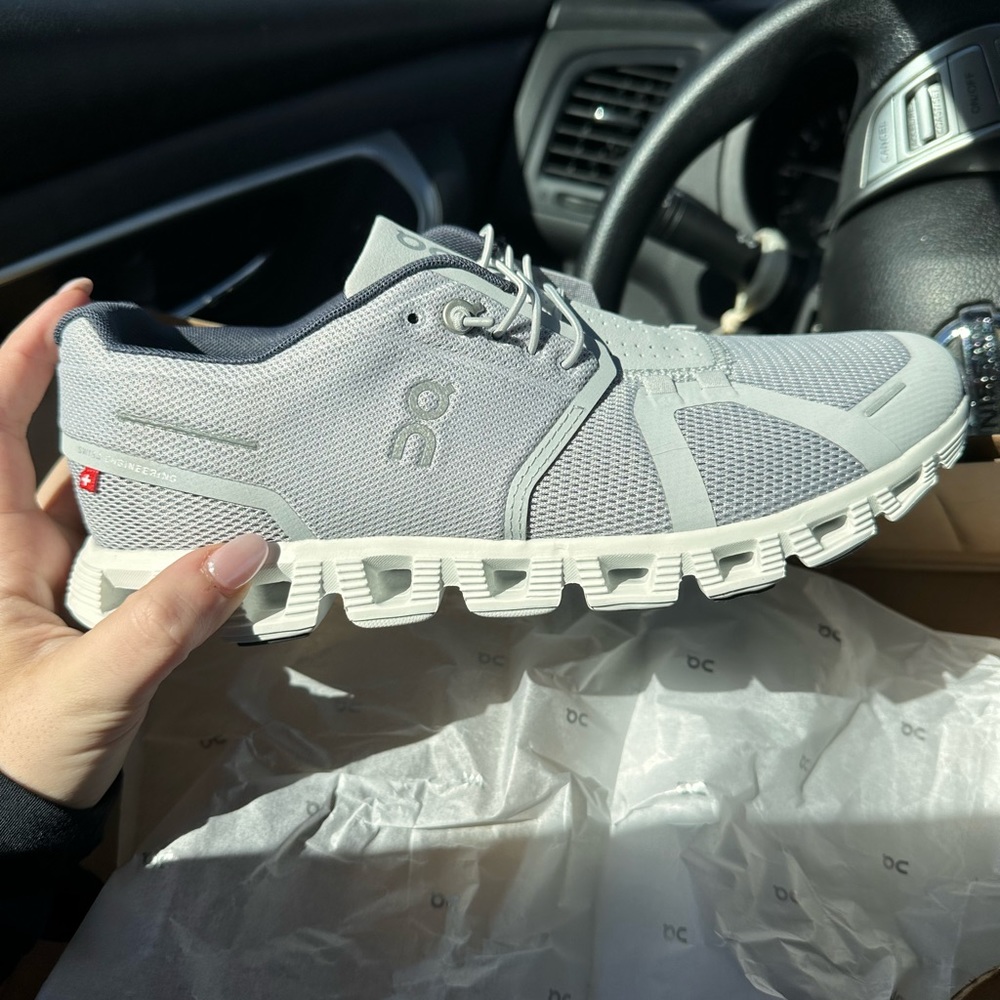 BRAND NEW ON CLOUDS!! Size 8 mens!